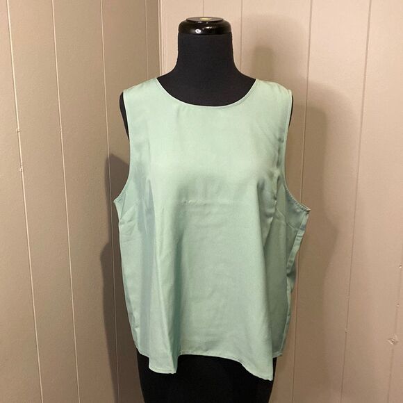 NWT J Crew Large Tank Eucalyptus Green 1/4 Button Up Back. Large - Picture 4 of 10
